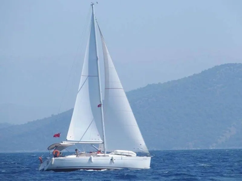 Explore Fethiye on a 11.47m Rental Beneteau Oceanis 37 - Fotoğraf 3