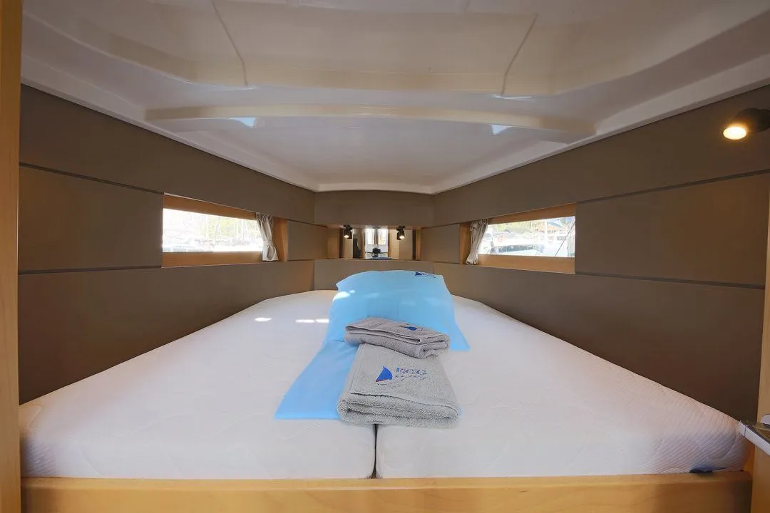 Göcek 11.5m Kiralık Beneteau Oceanis 38 Yelkenli Yat - Fotoğraf 5