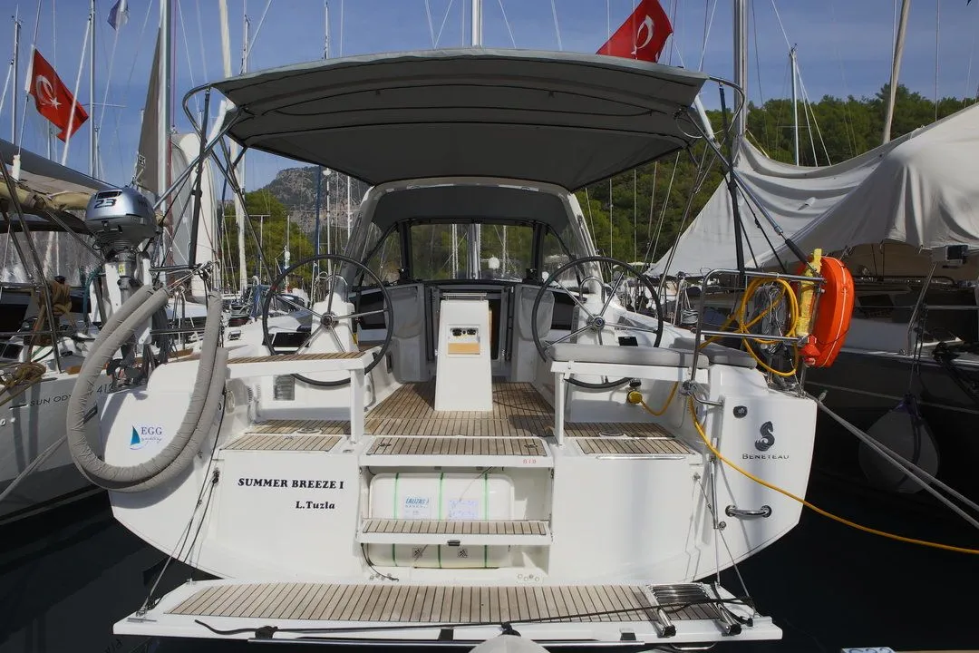 Göcek 11.5m Kiralık Beneteau Oceanis 38 Yelkenli Yat - Fotoğraf 1