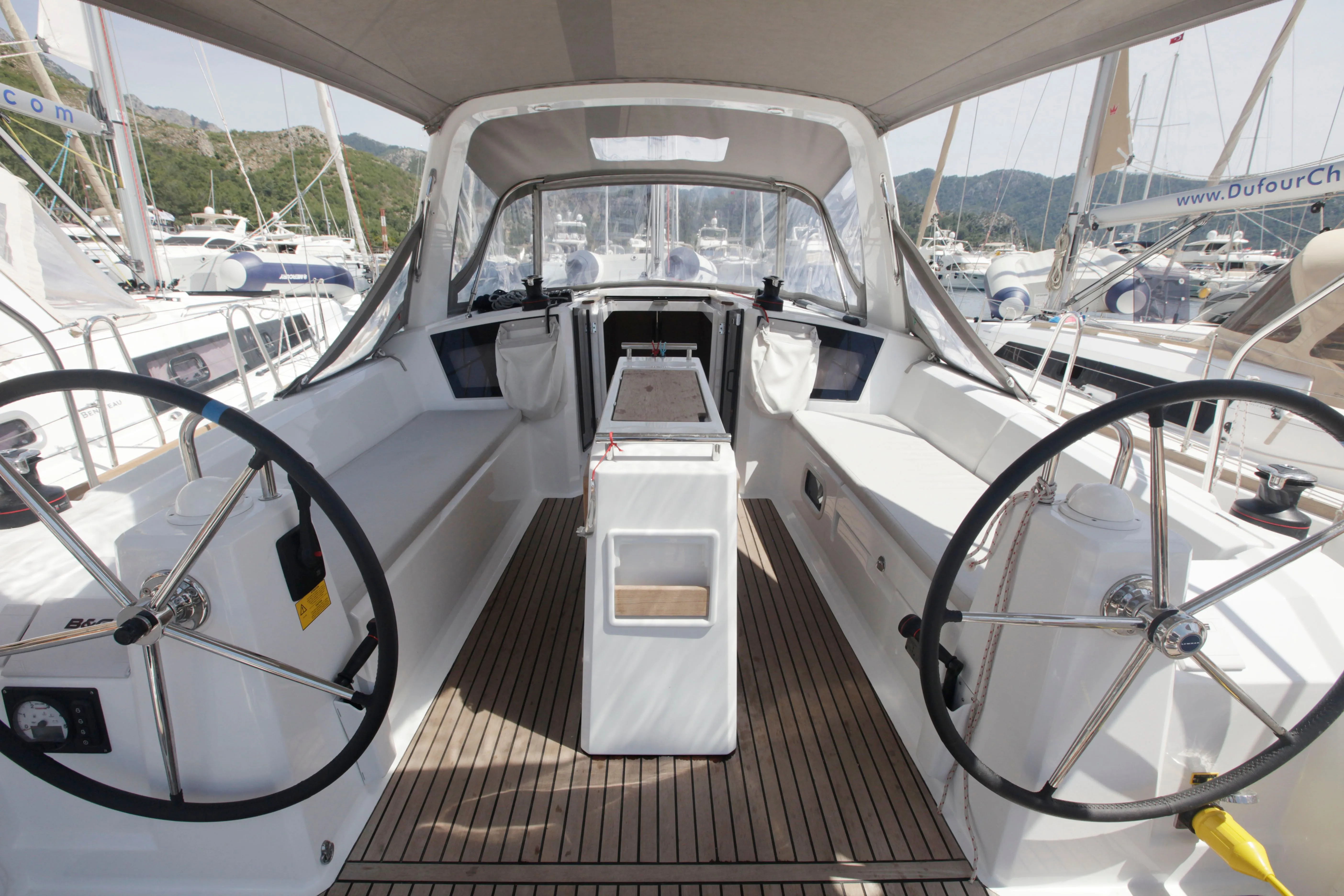 Orhaniye 11.5m Kiralık Yelkenli Yat Beneteau Oceanis 38 - Fotoğraf 4