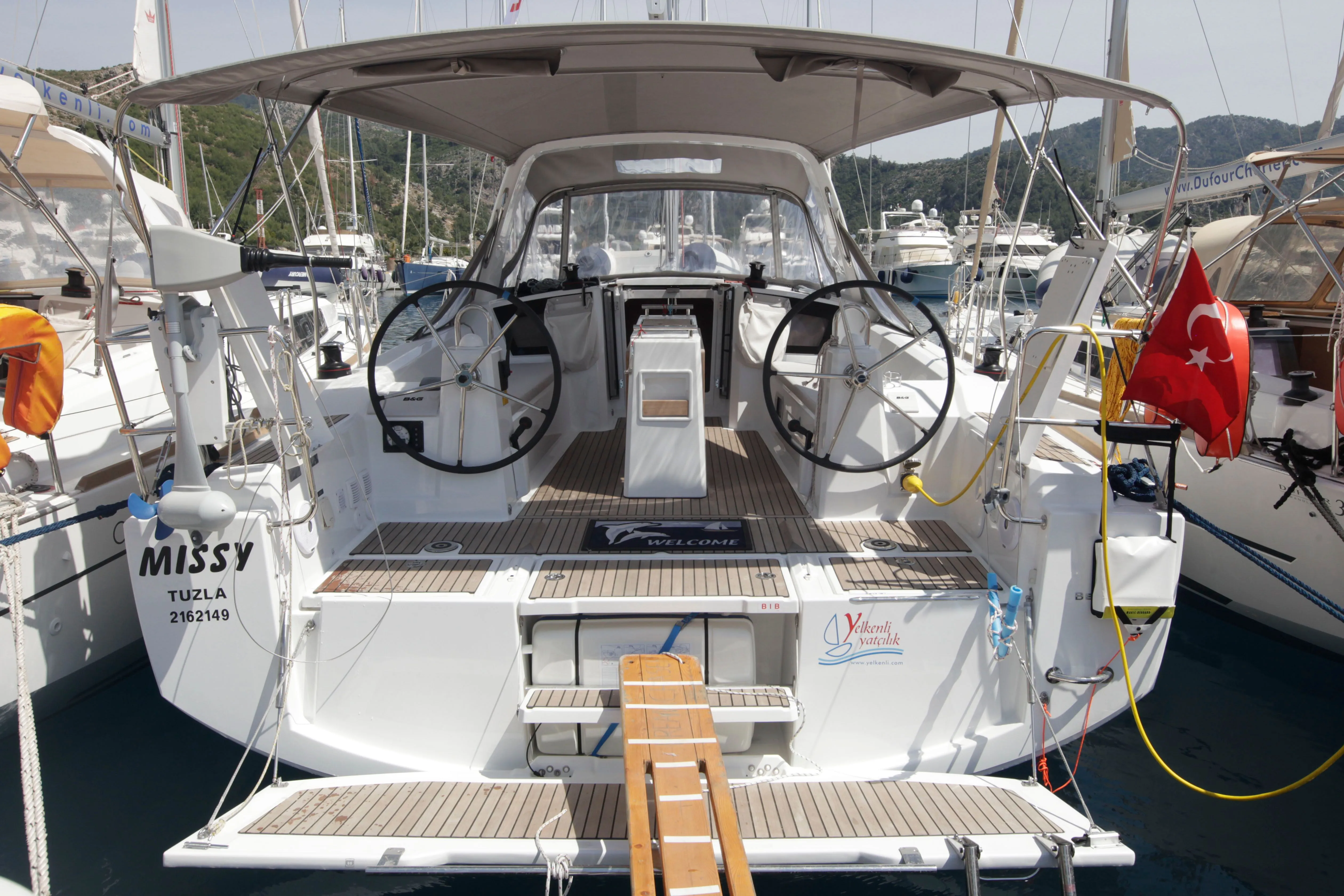 Orhaniye 11.5m Kiralık Yelkenli Yat Beneteau Oceanis 38 - Fotoğraf 1