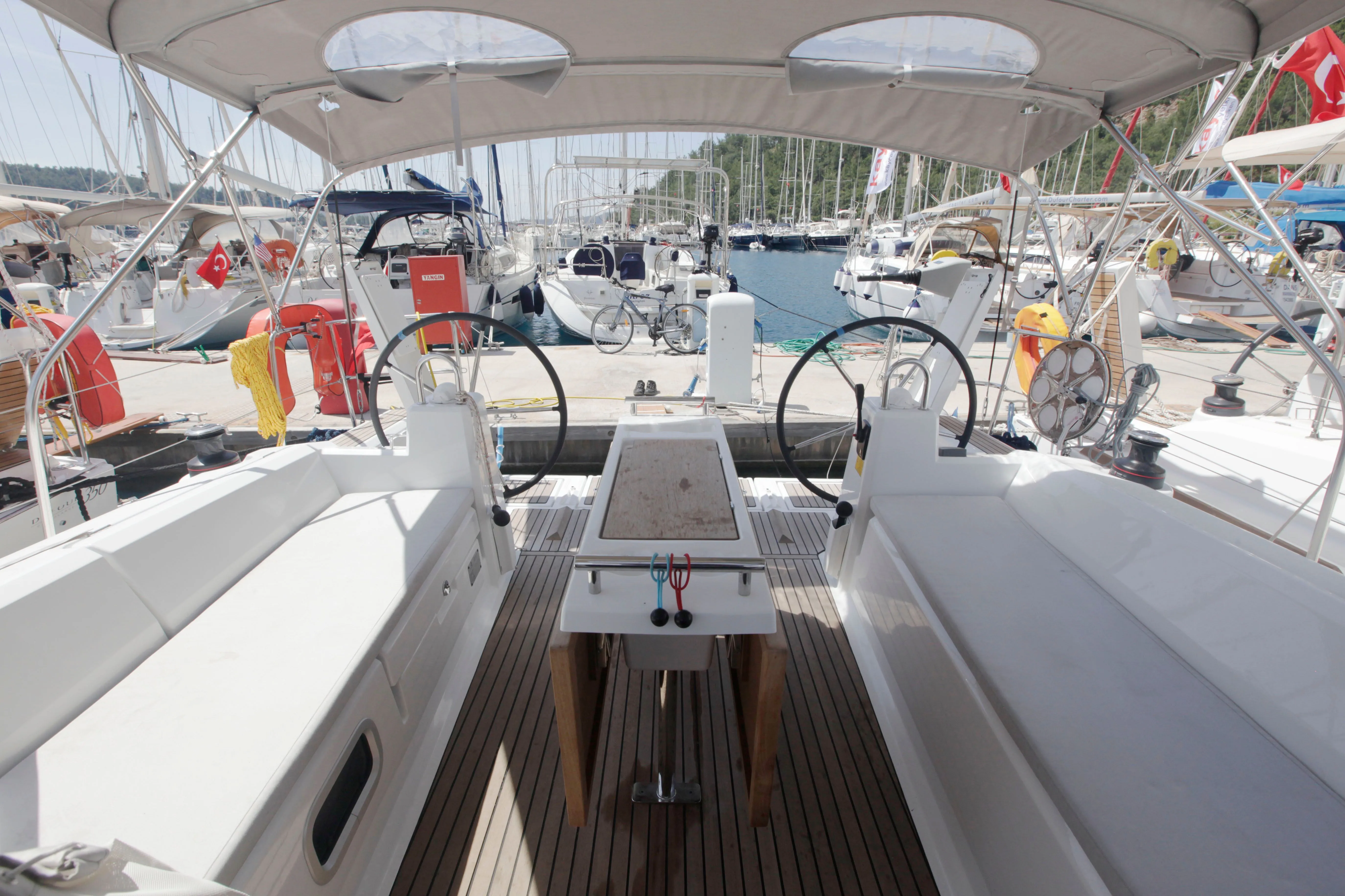 Orhaniye 11.5m Kiralık Yelkenli Yat Beneteau Oceanis 38 - Fotoğraf 5