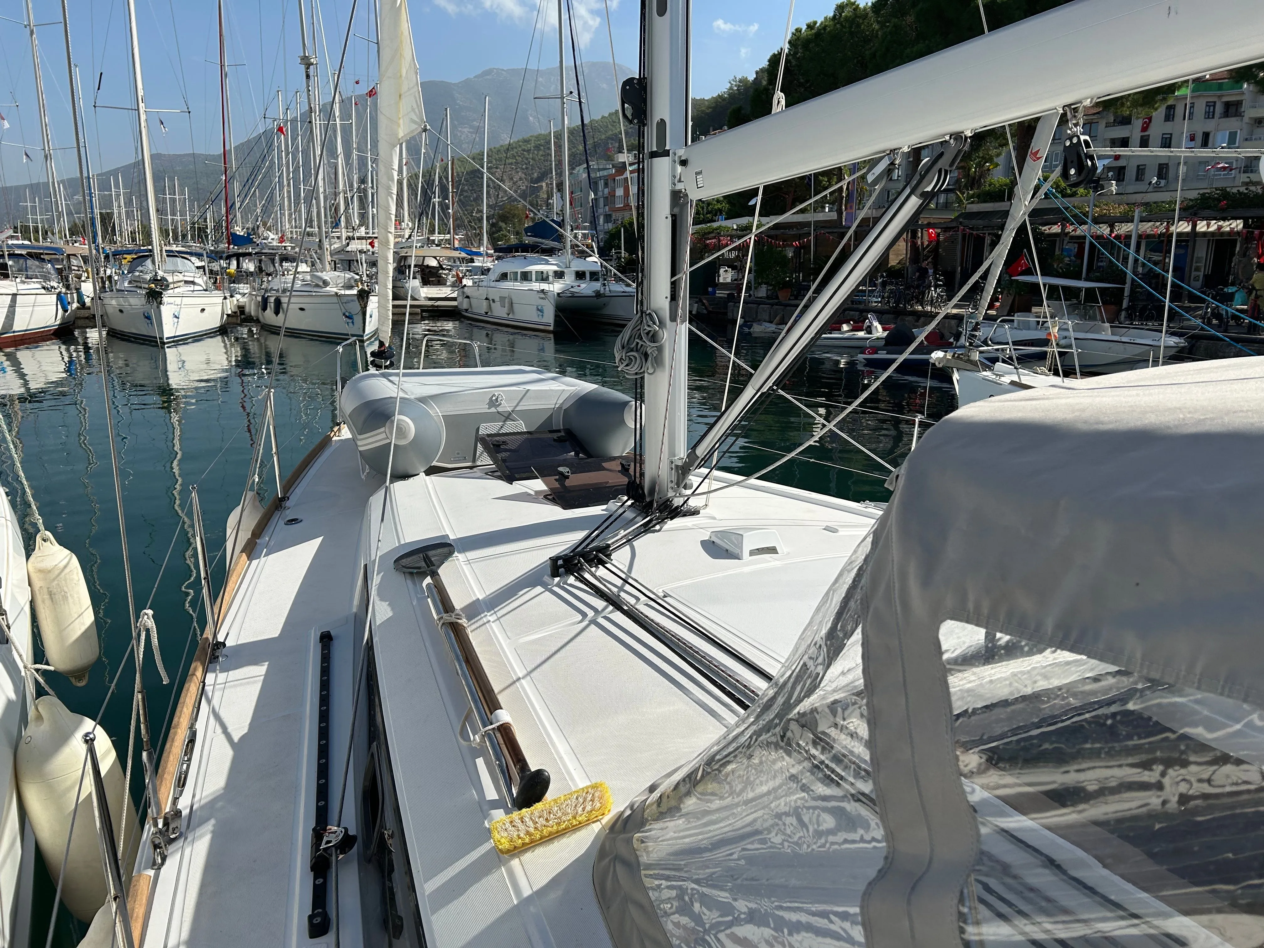 Fethiye Kiralık Beneteau Oceanis 38.1 11.5m Yelkenli Yat - Fotoğraf 4