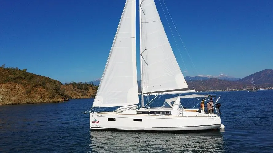 Explore Fethiye on a 11.6m Rental Beneteau Oceanis 38.1 - Fotoğraf 5
