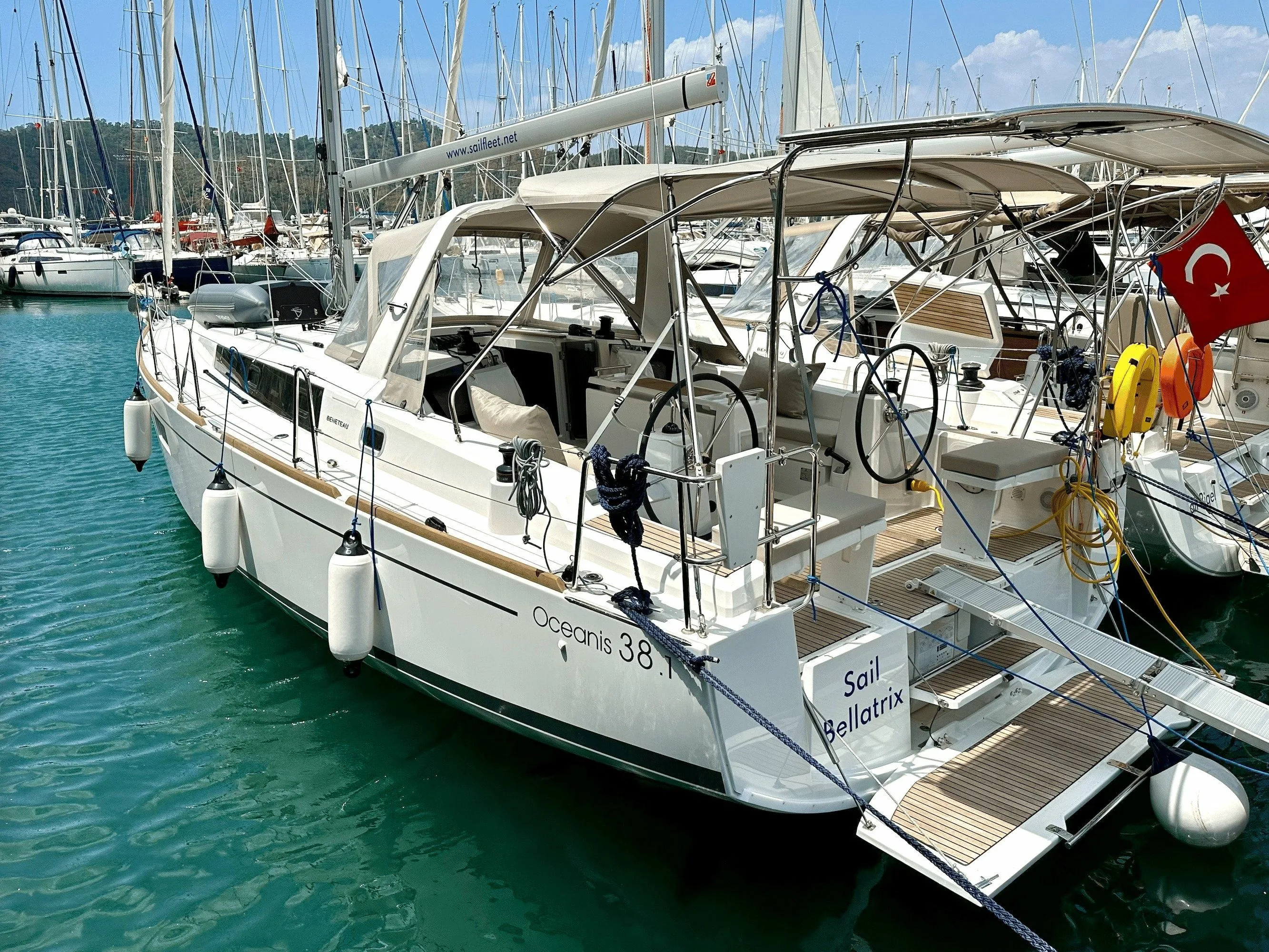 Fethiye Kiralık Beneteau Oceanis 38.1 11.8m Yelkenli Yat - Fotoğraf 3