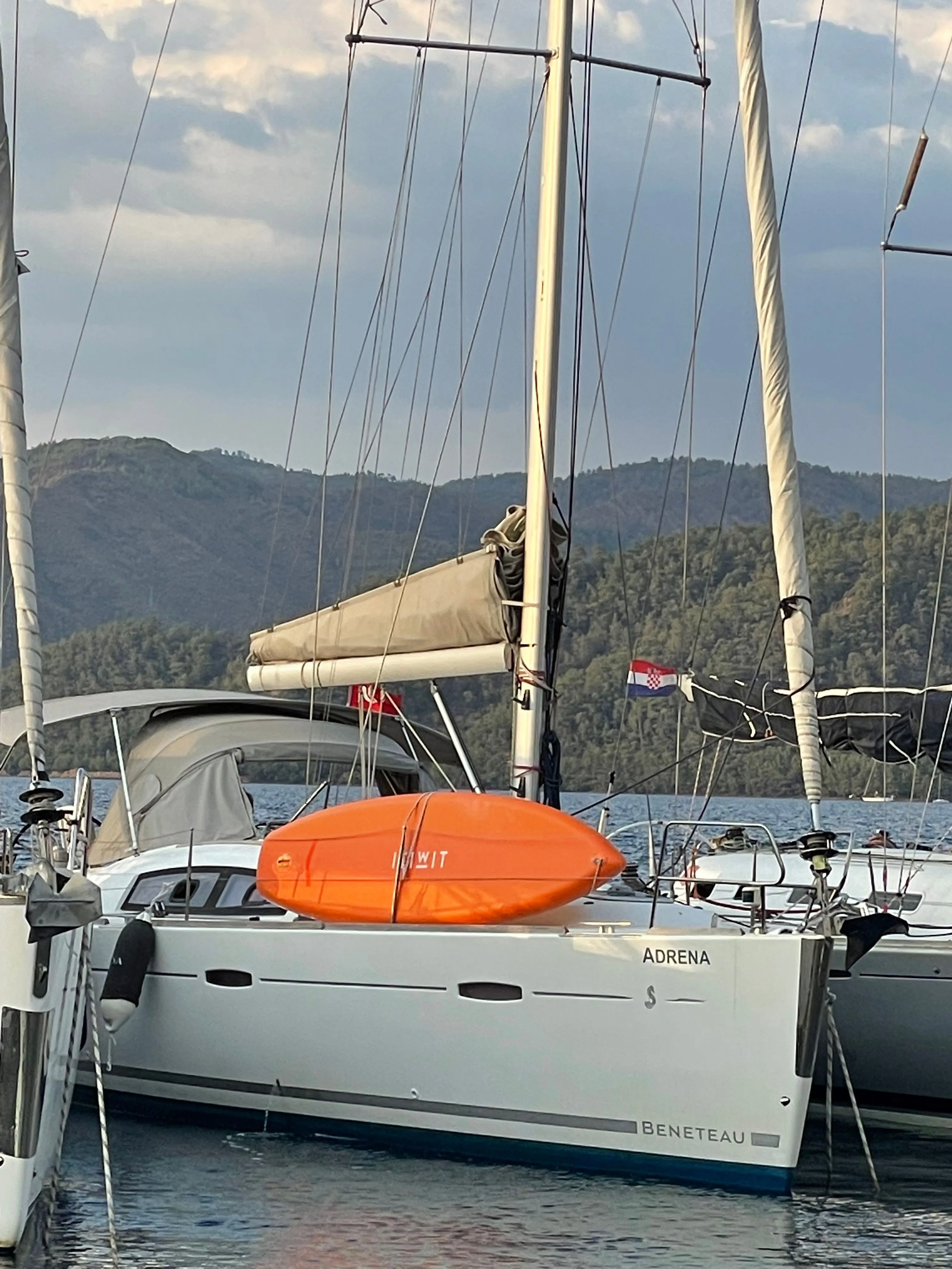 Marmaris Kiralık 2 Kabinli 12.15m Yelkenli Yat - Fotoğraf 4