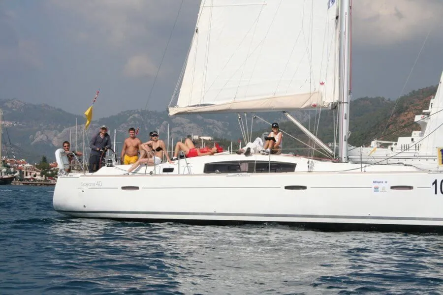 Marmaris 12.17m Kiralık Yelkenli Yat Beneteau Oceanis 40 - Fotoğraf 5