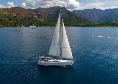 Marmaris 12.17m Kiralık Yelkenli Yat Beneteau Oceanis 40 - Fotoğraf 1