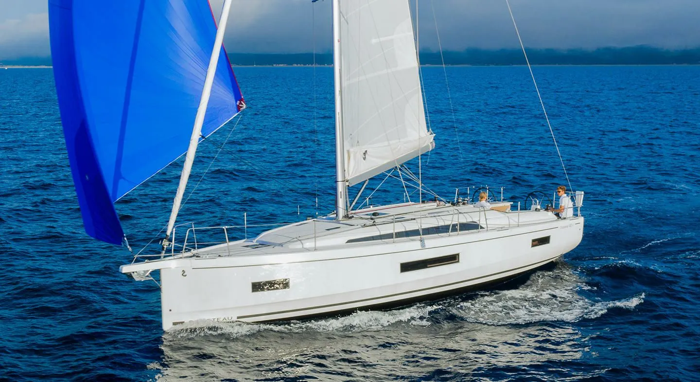 Beneteau Oceanis 40.1: Комфорт и Свобода в Фетхие - Fotoğraf 1