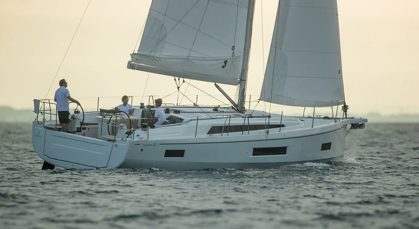 Beneteau Oceanis 40.1: Комфорт и Свобода в Фетхие - Fotoğraf 4