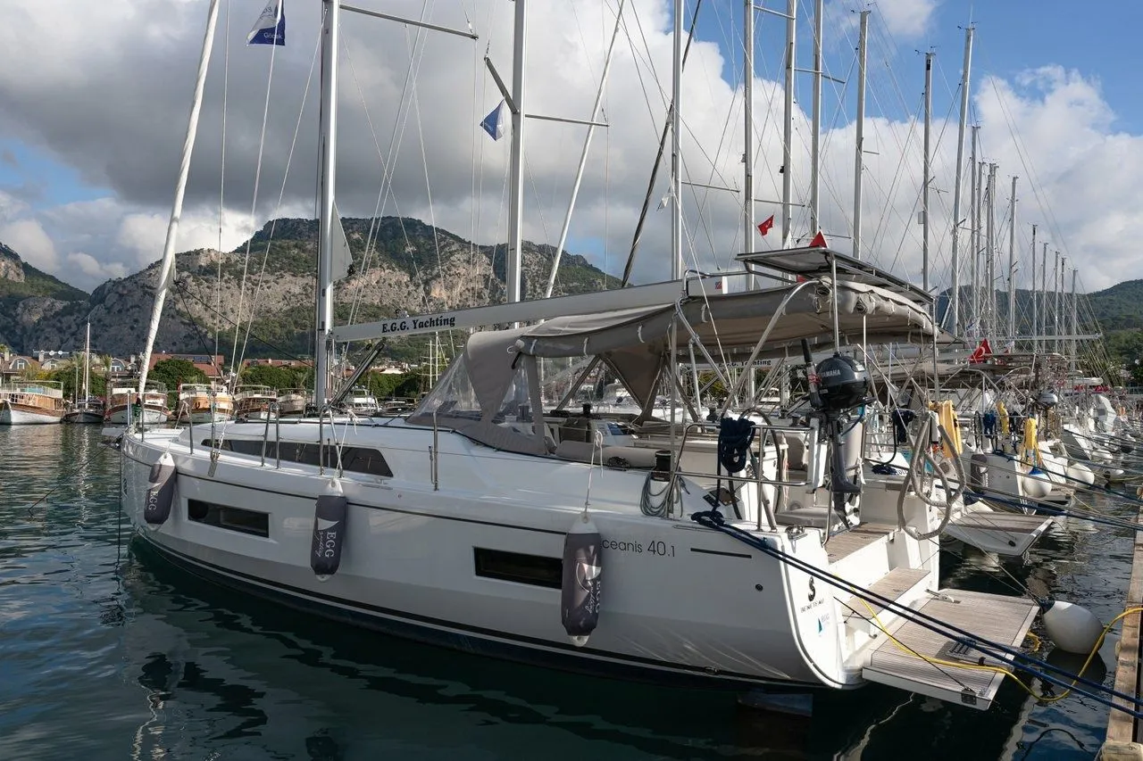 Rent a 12.87m Sailing Yacht in Göcek - Fotoğraf 2