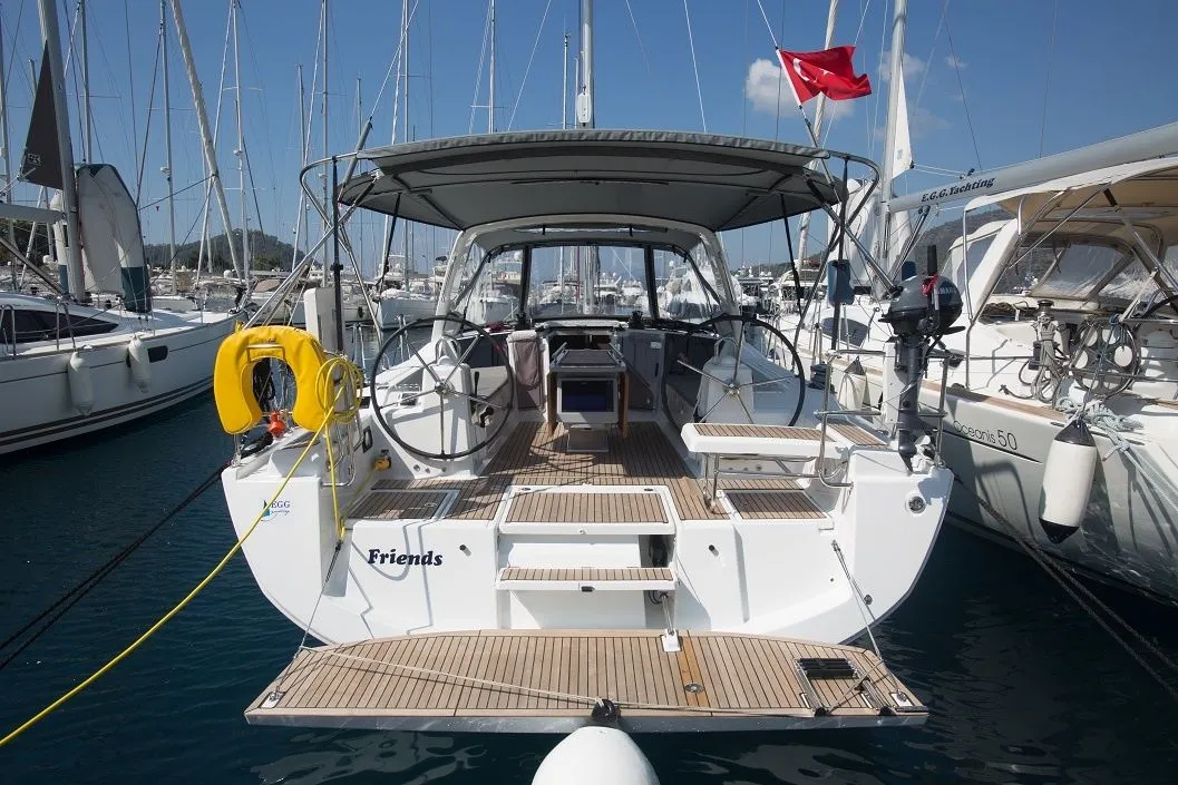 Арендуйте 12.43м Beneteau Oceanis 41.1 в Гёчек - Fotoğraf 1