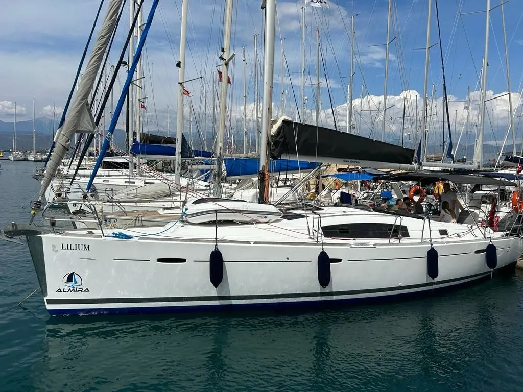 Взять в чартер 13.1м Beneteau Oceanis 43 в Фетхие - Fotoğraf 1