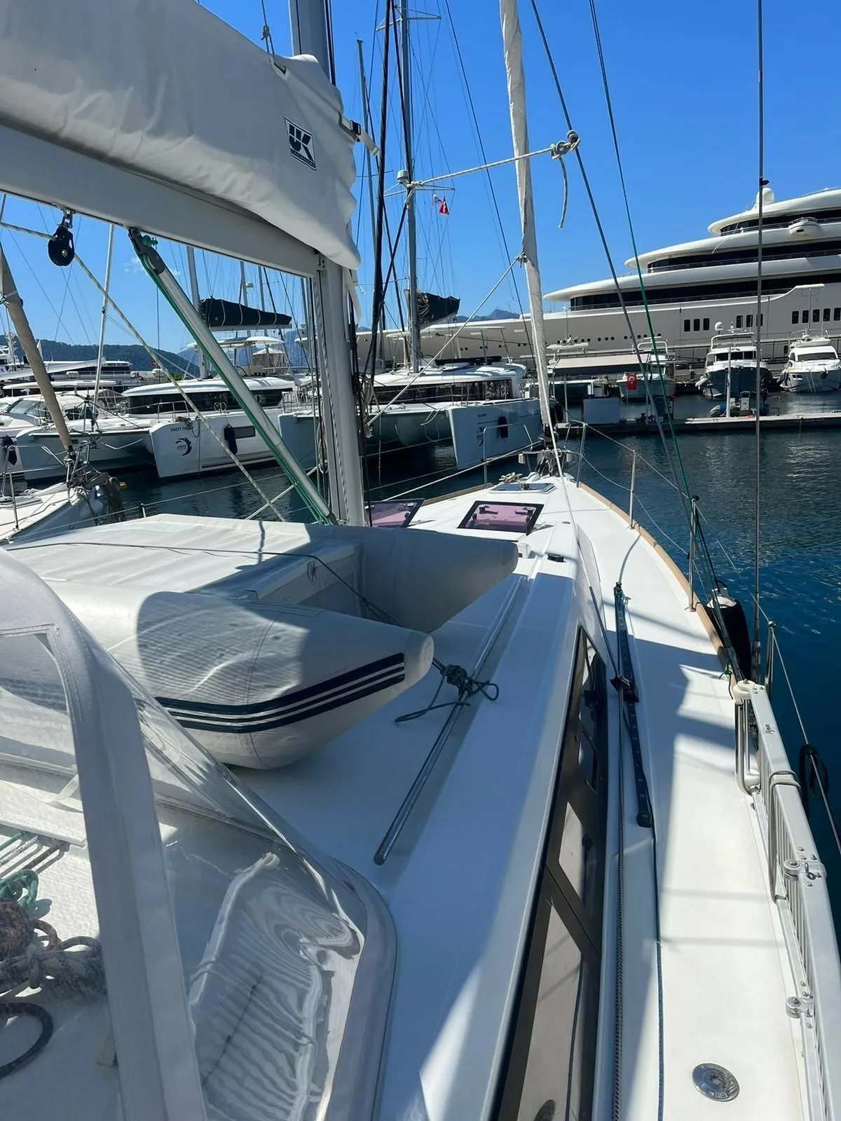 Rent a 13.85m 4 Cabin Sailing Yacht in Marmaris - Fotoğraf 4