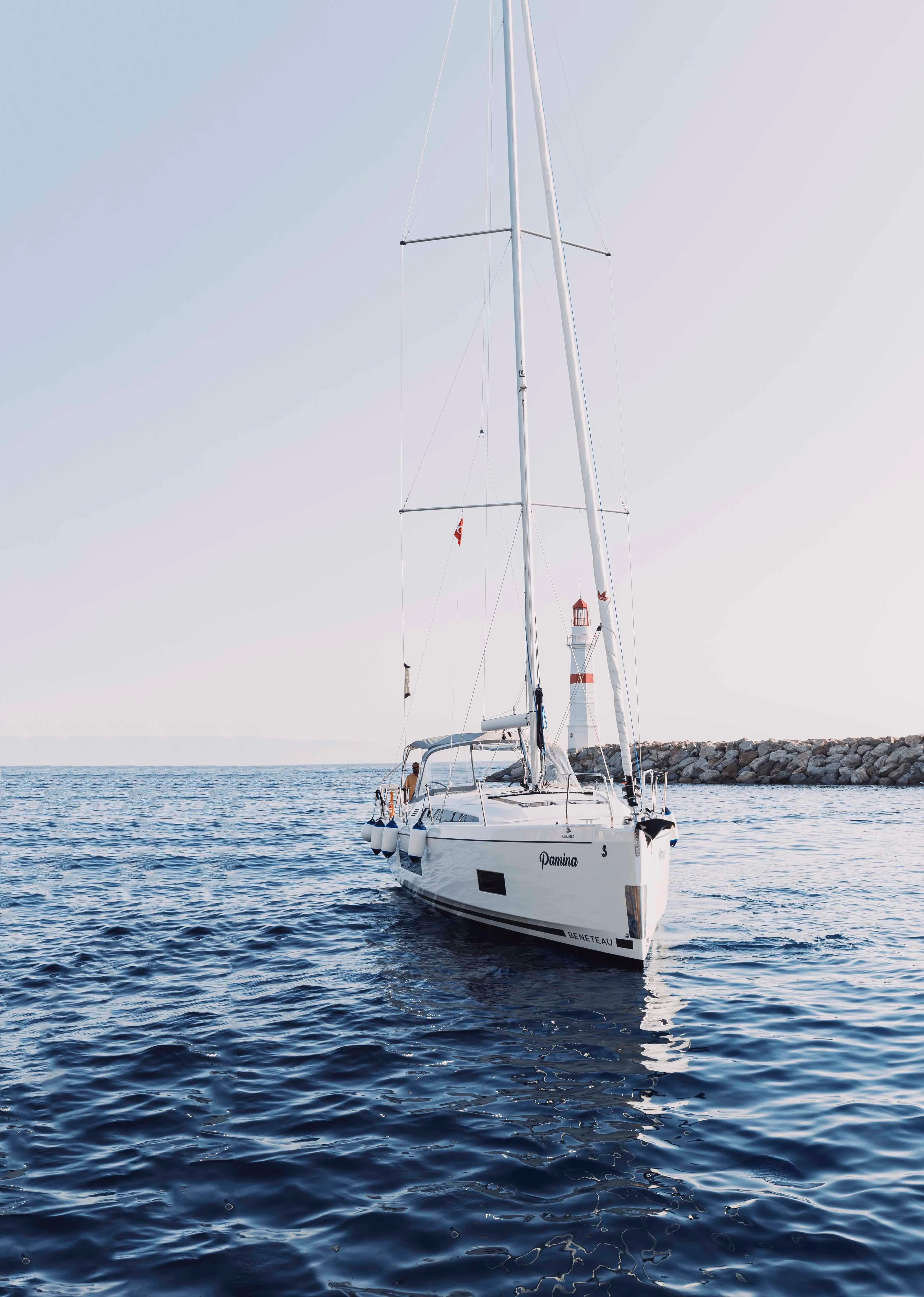 Göcek 13.65m Kiralık Beneteau Oceanis 46.1 Yelkenli Yat - Fotoğraf 3