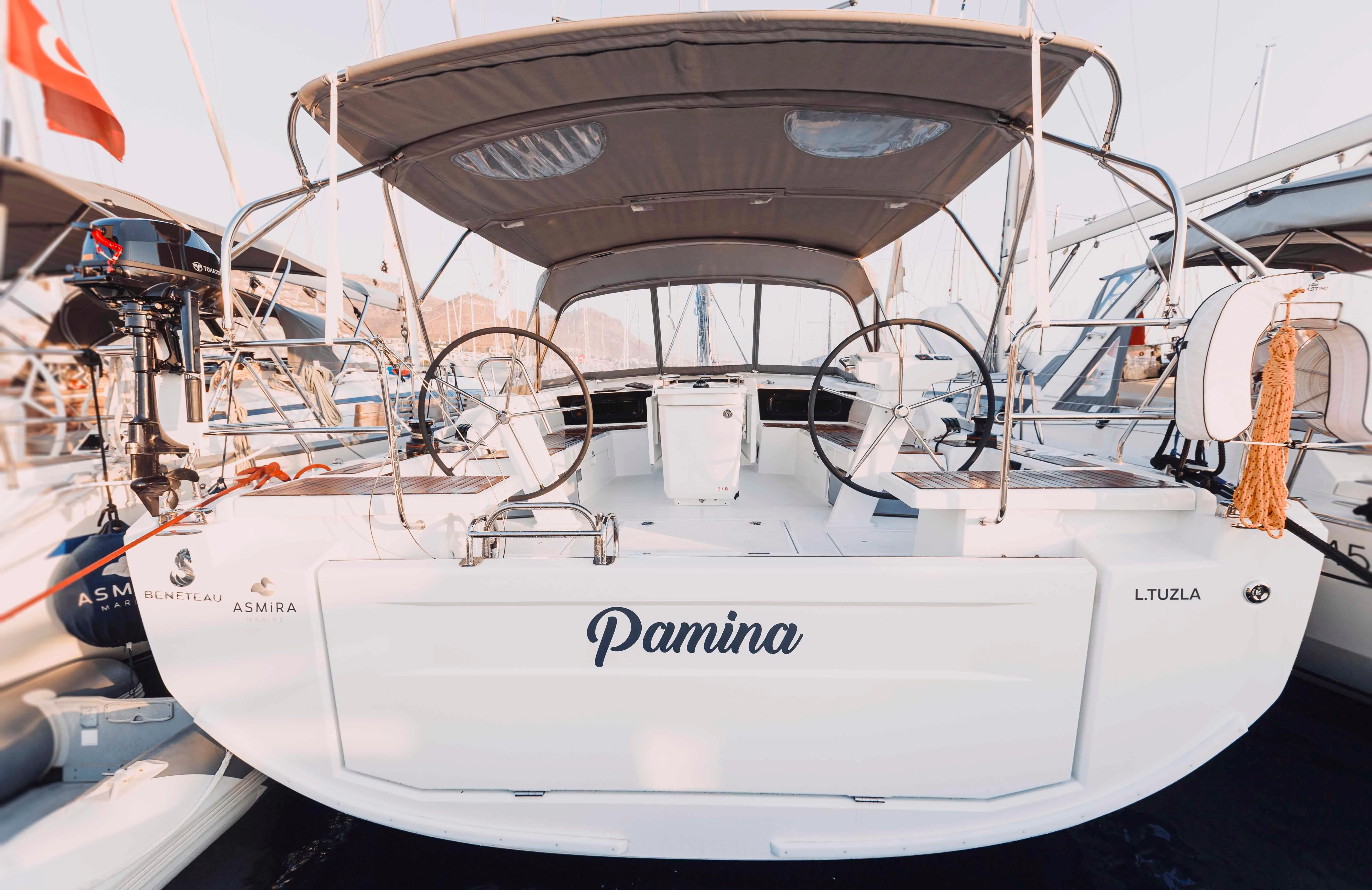 Göcek 13.65m Kiralık Beneteau Oceanis 46.1 Yelkenli Yat - Fotoğraf 1