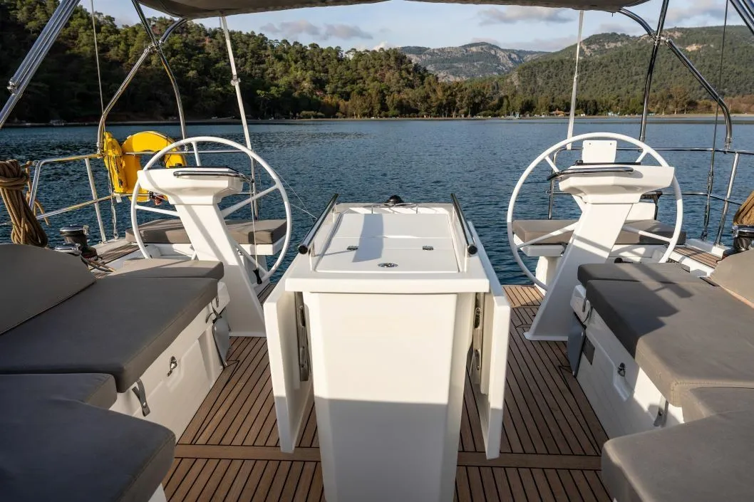 14.6м аренда Beneteau Oceanis 46.1 парусная яхта в Гёчек - Fotoğraf 3