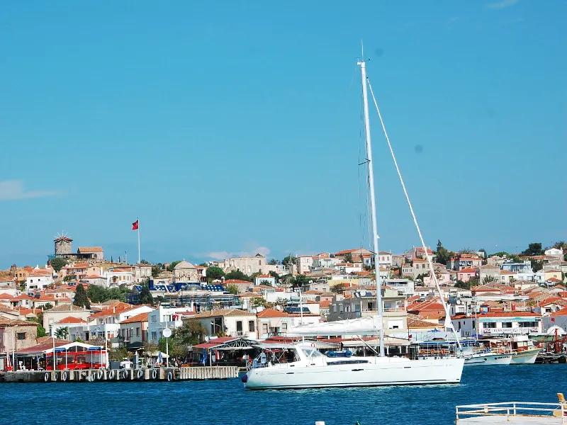Explore Marmaris on a 14.98m 5 Cabin Sailing Yacht Rental - Fotoğraf 4