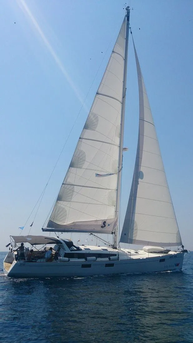 Charter a 17.2m Beneteau Sense 55 Sailing Yacht in Marmaris - Fotoğraf 3