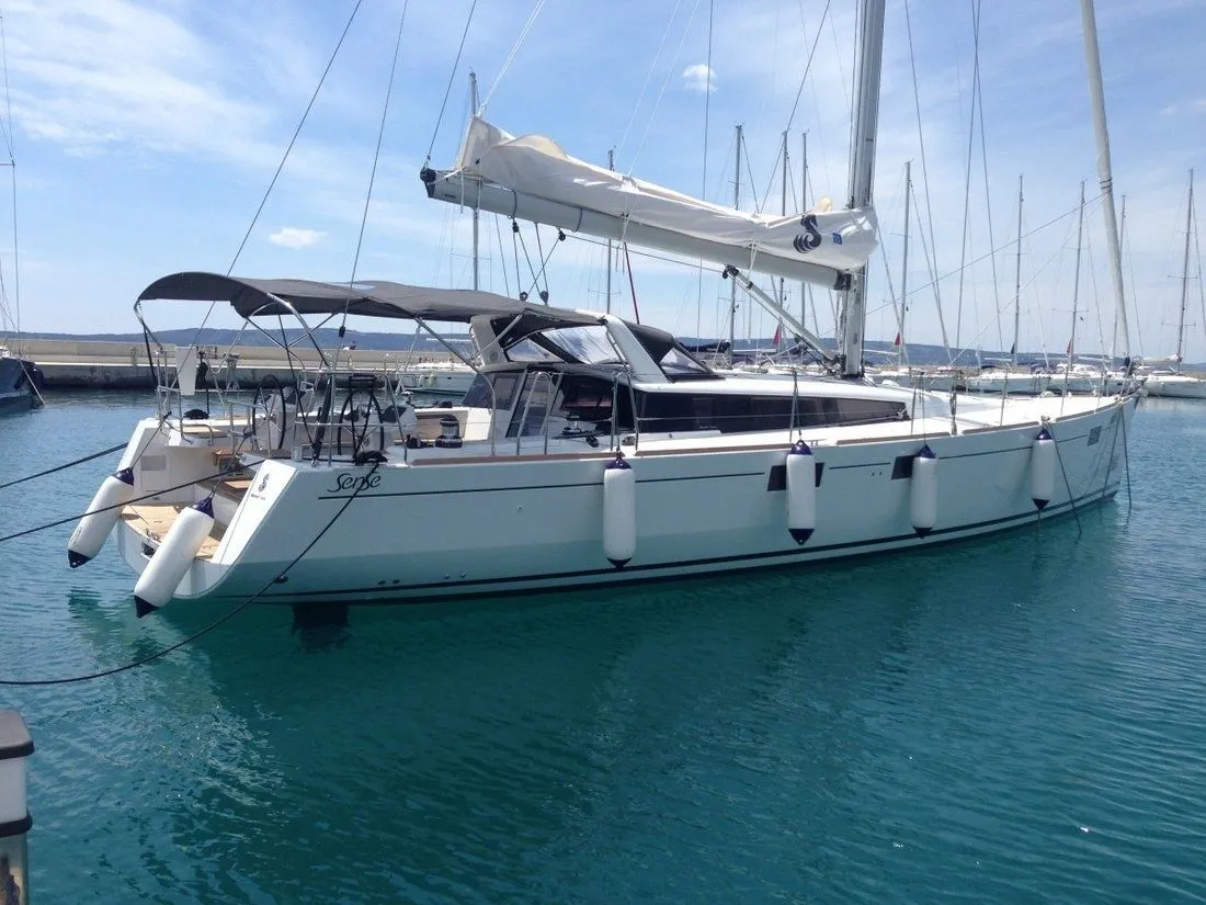 Charter a 17.2m Beneteau Sense 55 Sailing Yacht in Marmaris - Fotoğraf 1