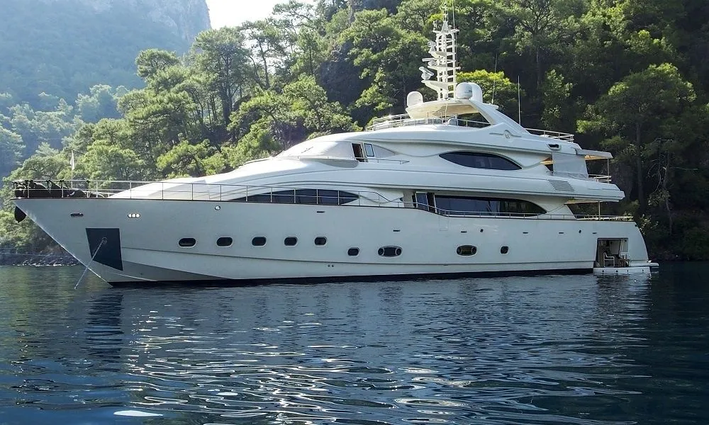 Explore Marmaris on a 40m Rental CRN 128 - Fotoğraf 3