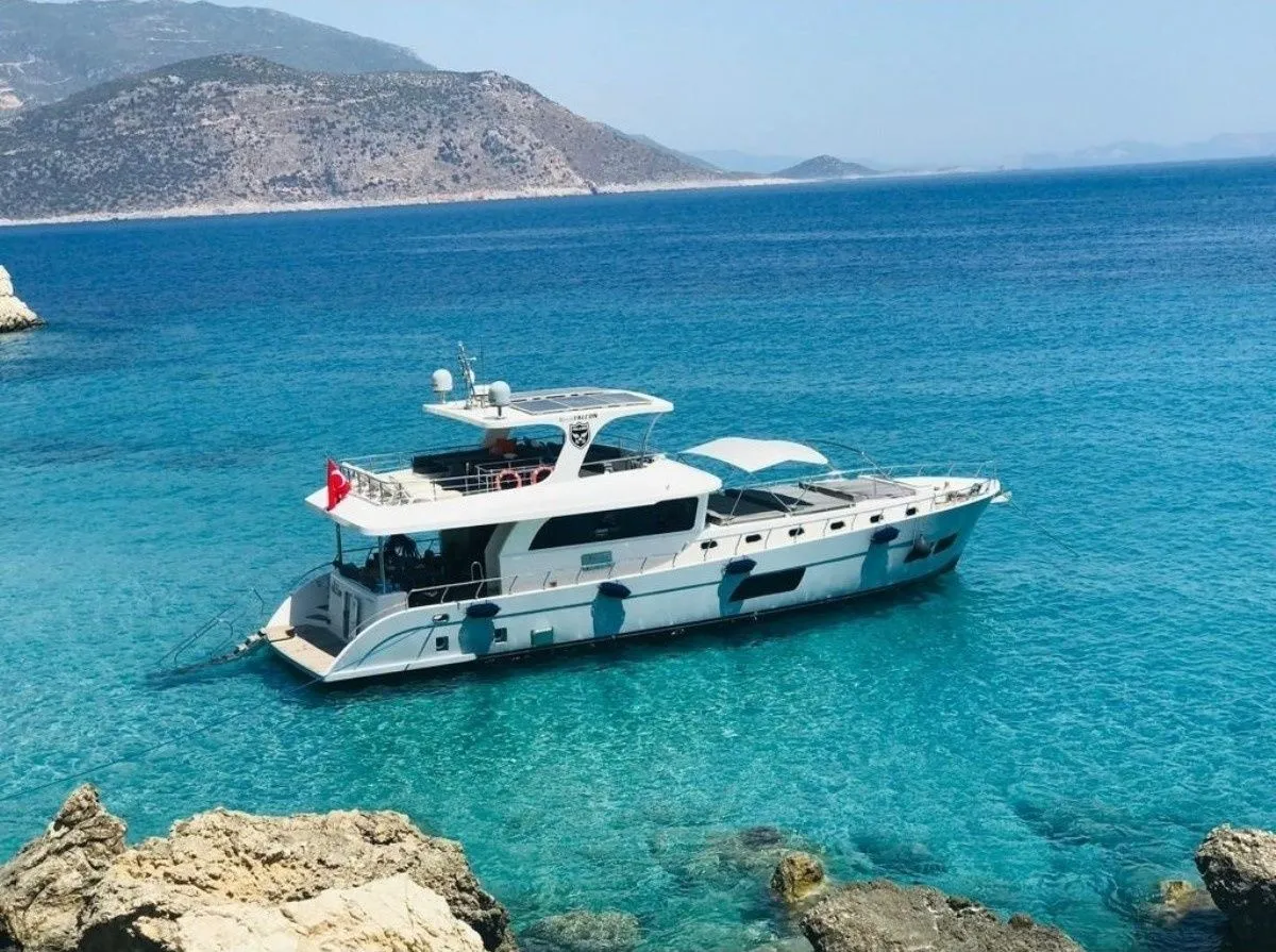 Bodrum 20m Kiralık 3 Kabinli Motoryat - Fotoğraf 1