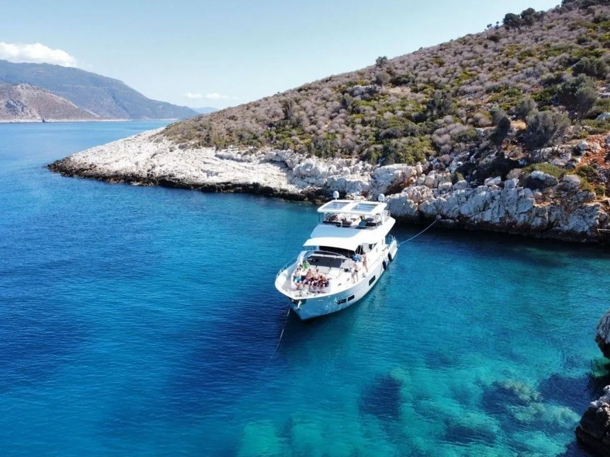 Bodrum 20m Kiralık 3 Kabinli Motoryat - Fotoğraf 5