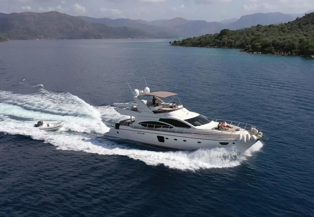 Rent a 22m Motor Yacht in Göcek - Fotoğraf 3