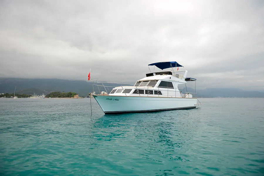 Explore Kemer on a 13m Rental Motor Yacht - Fotoğraf 4