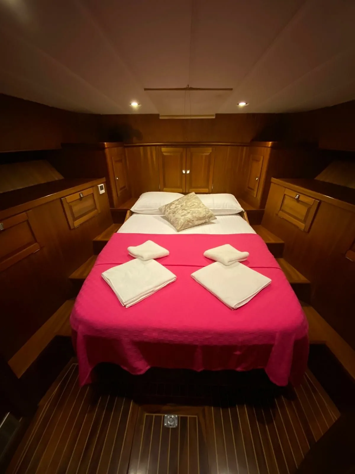 Explore Göcek on a 13m 2 Cabin Motor Yacht Rental - Fotoğraf 3