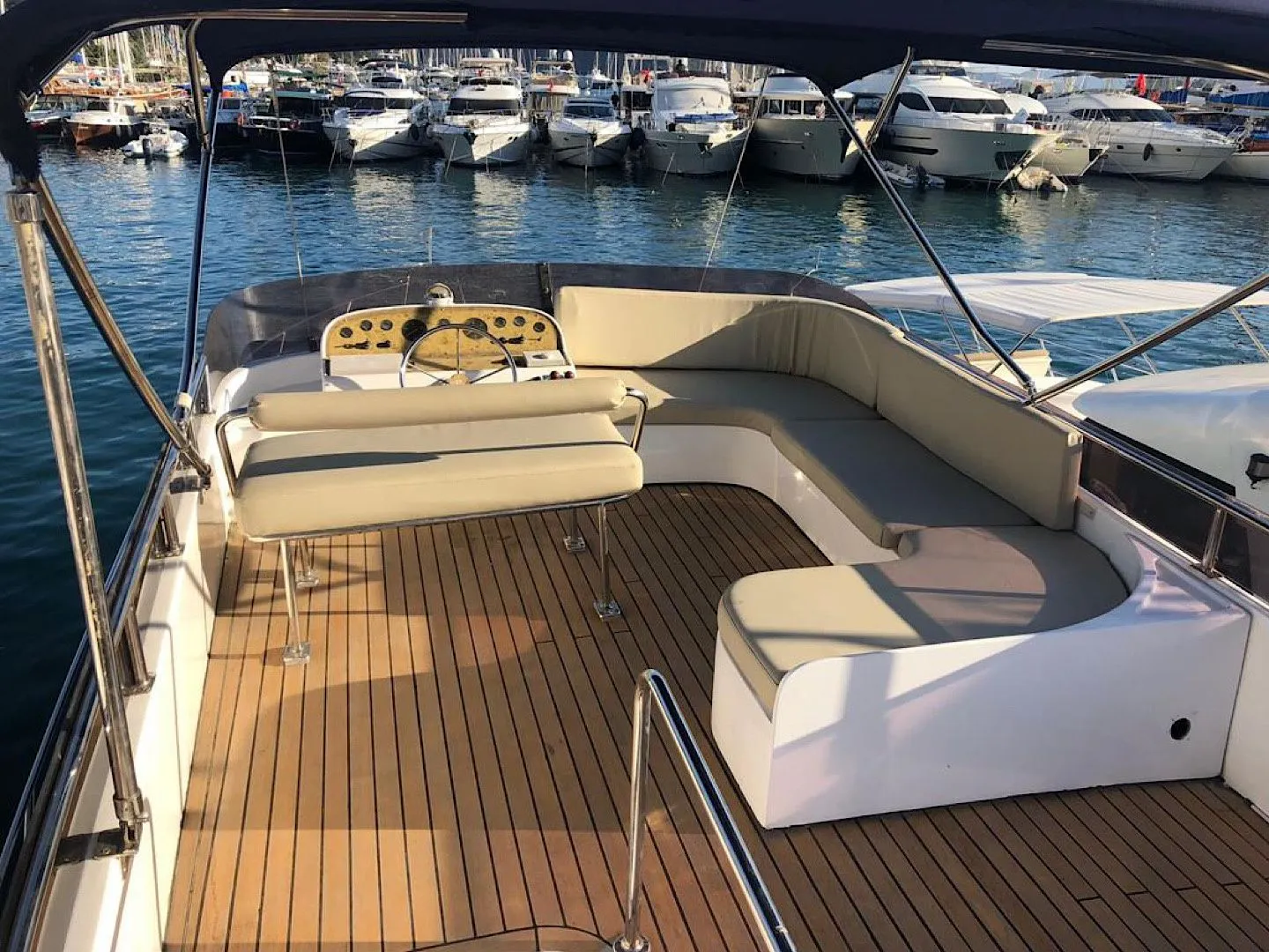 Göcek 16m Kiralık 2 Kabinli Motoryat - Fotoğraf 5