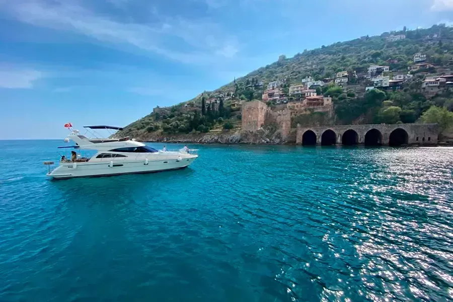 Alanya Kiralık 16m Tekne - Fotoğraf 2
