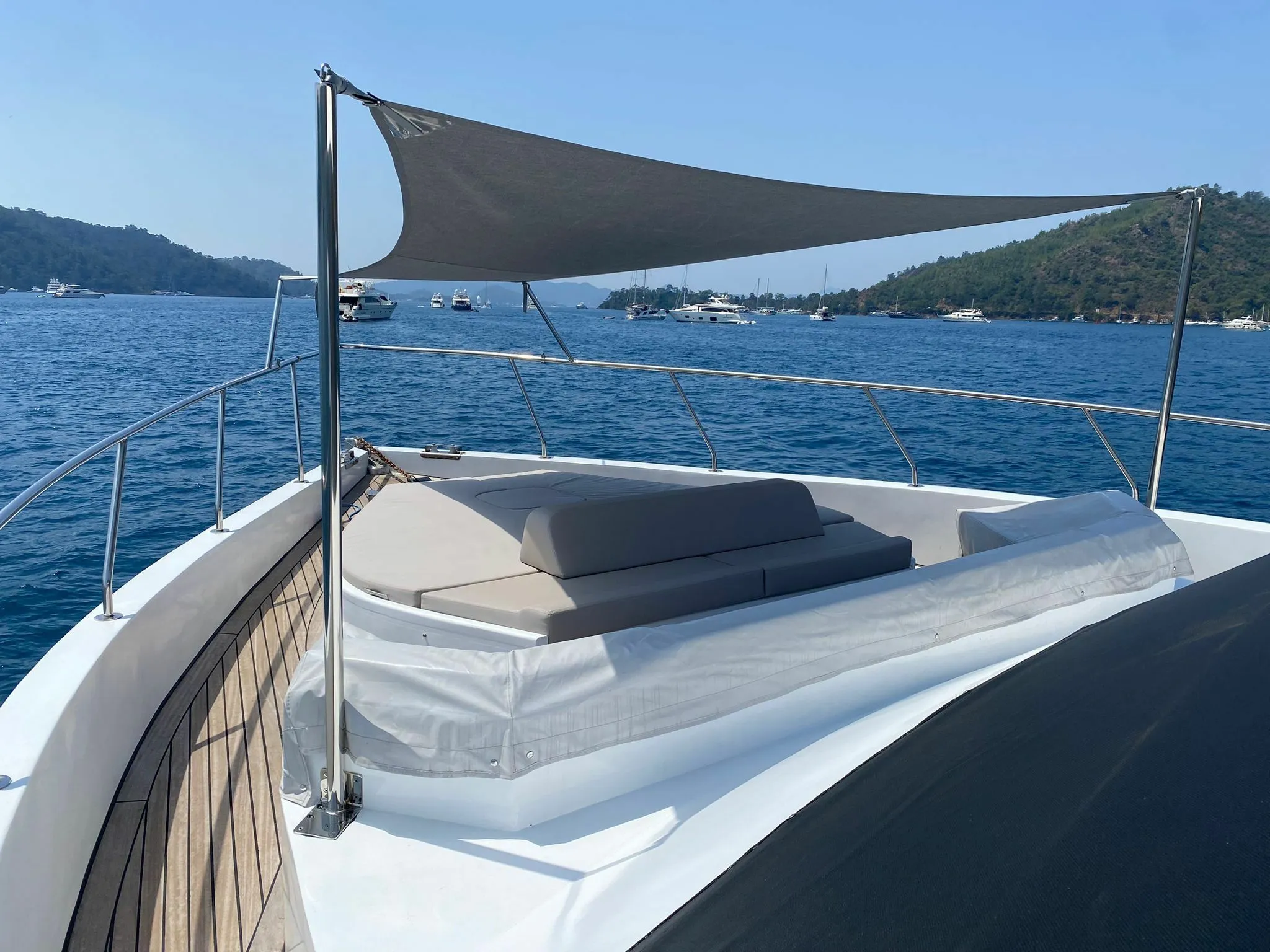Rent a 19m Motor Yacht in Göcek - Fotoğraf 3