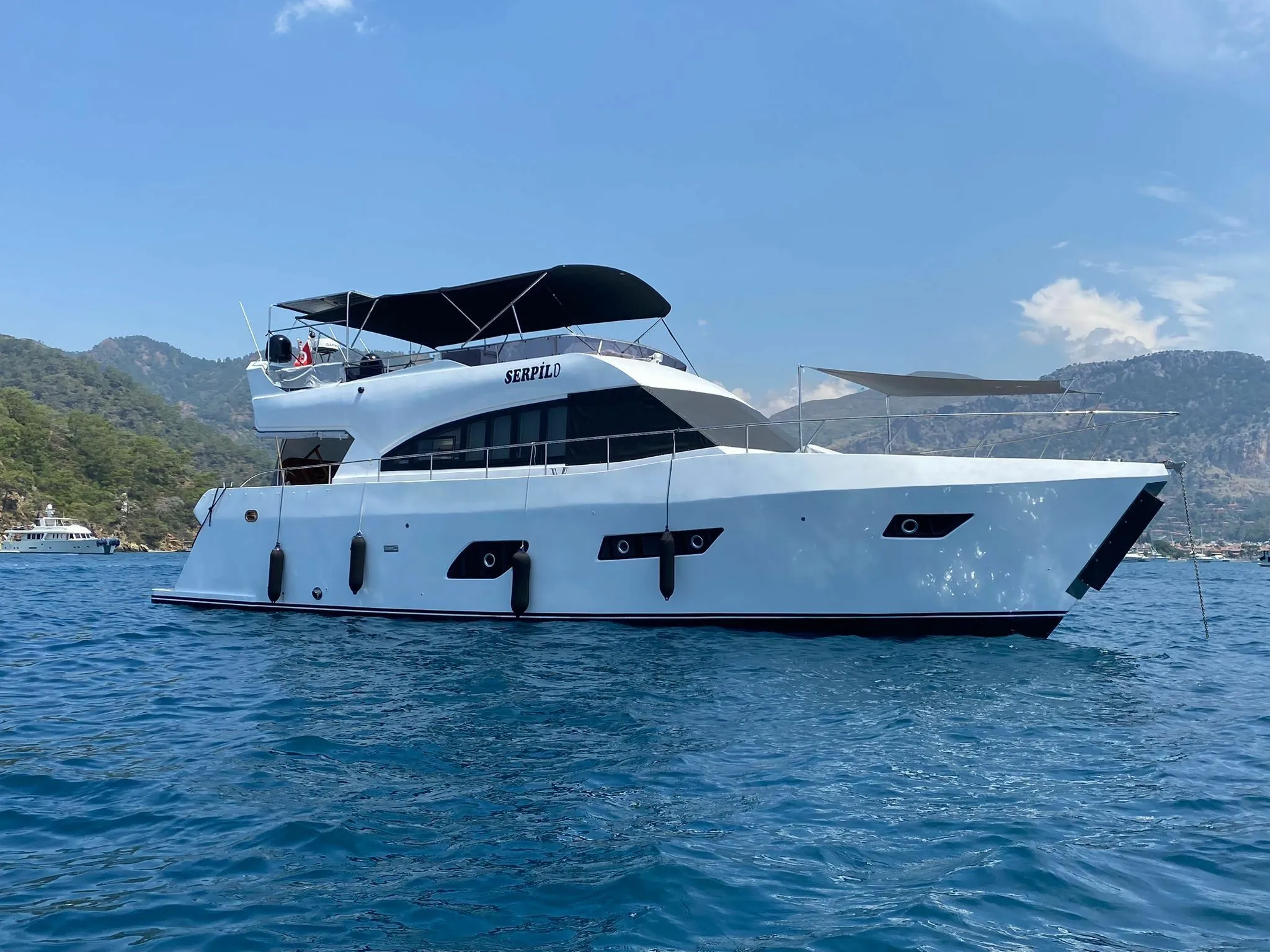 Rent a 19m Motor Yacht in Göcek - Fotoğraf 1