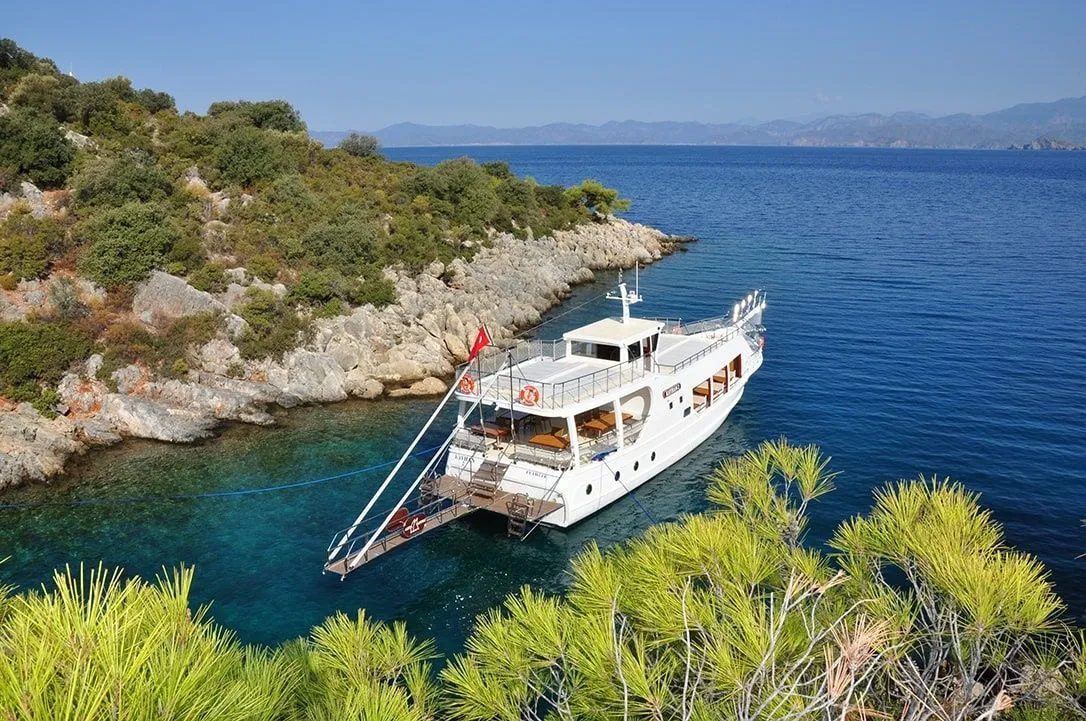 Rent a 22m 3 Cabin Motor Yacht in Fethiye - Fotoğraf 3