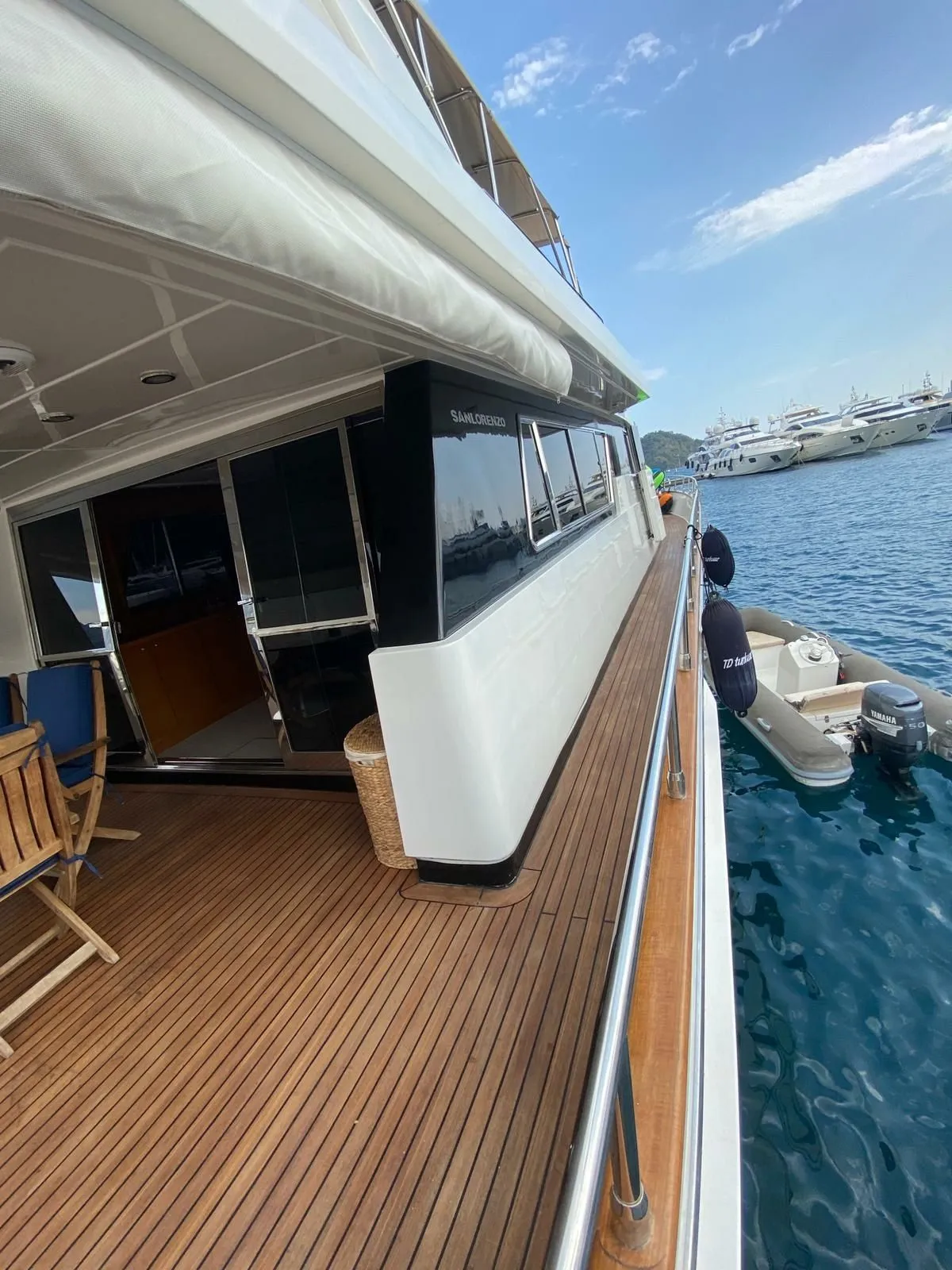 Göcek Kiralık 4 Kabinli 24.5m Motoryat - Fotoğraf 5