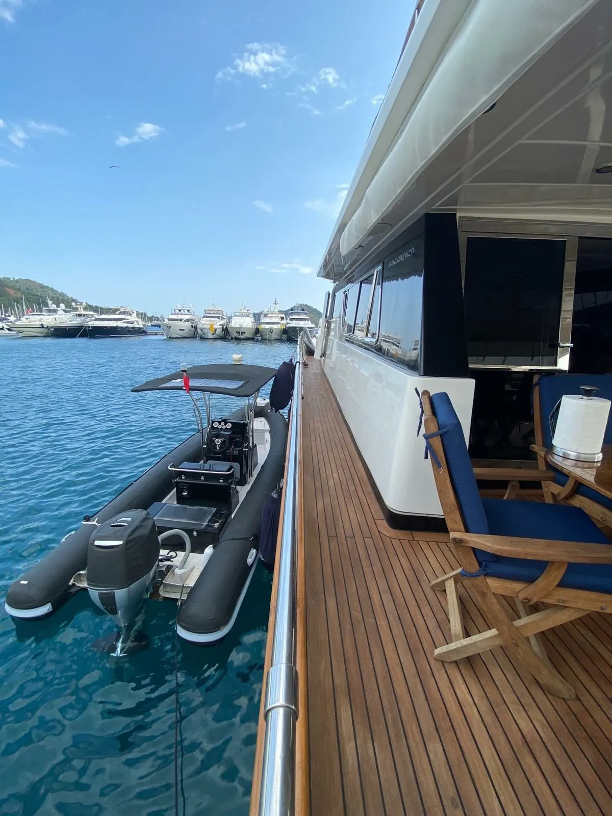 Göcek Kiralık 4 Kabinli 24.5m Motoryat - Fotoğraf 4