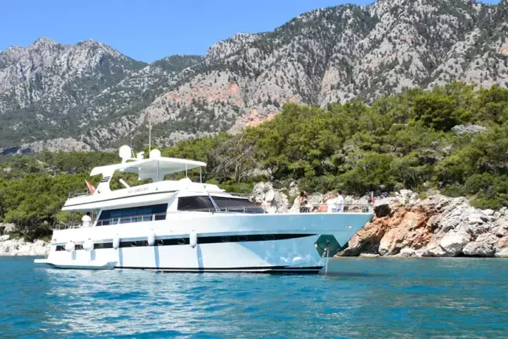 Antalya 28m Kiralık 6 Kabinli Motoryat - Fotoğraf 1