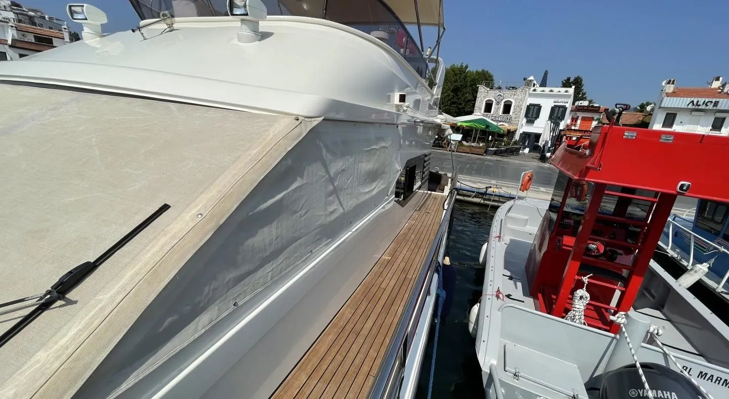 Explore Marmaris on a 17m 3 Cabin Motor Yacht Rental - Fotoğraf 5