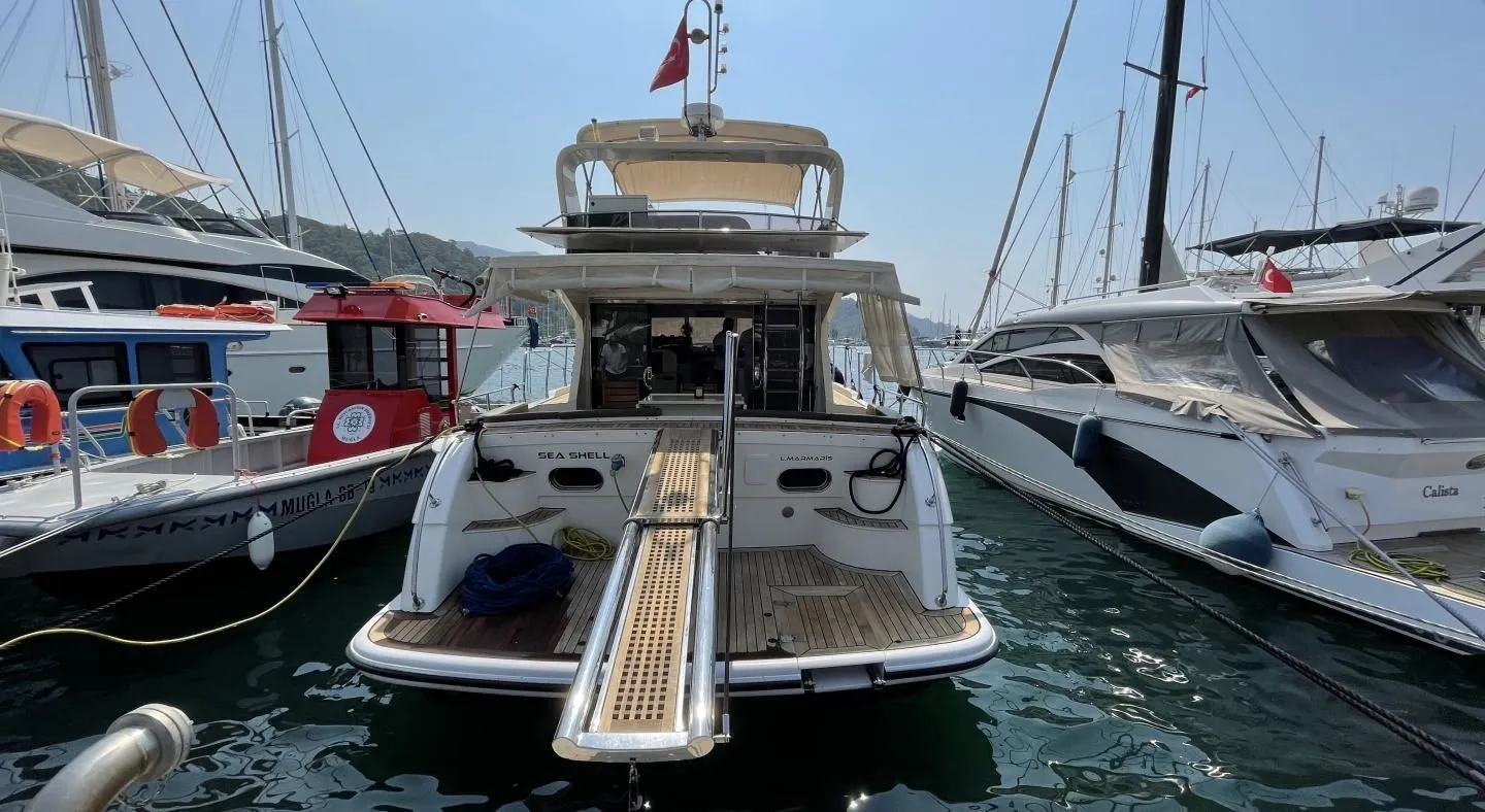 Explore Marmaris on a 17m 3 Cabin Motor Yacht Rental - Fotoğraf 2