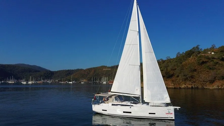Charter a 11.94m Dufour 390 in Fethiye - Fotoğraf 3