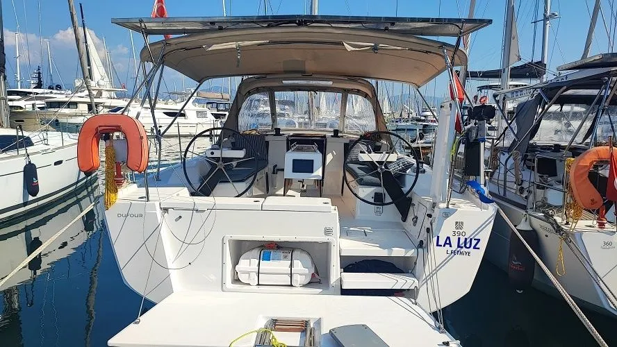 Charter a 11.94m Dufour 390 in Fethiye - Fotoğraf 1