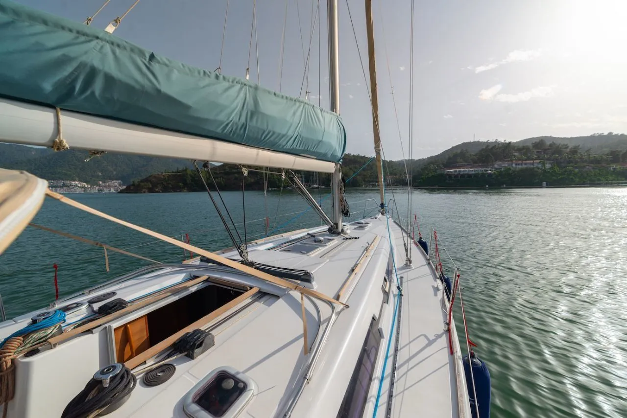 Explore Fethiye on a 12.17m Rental Sailing Yacht Dufour 405 - Fotoğraf 4