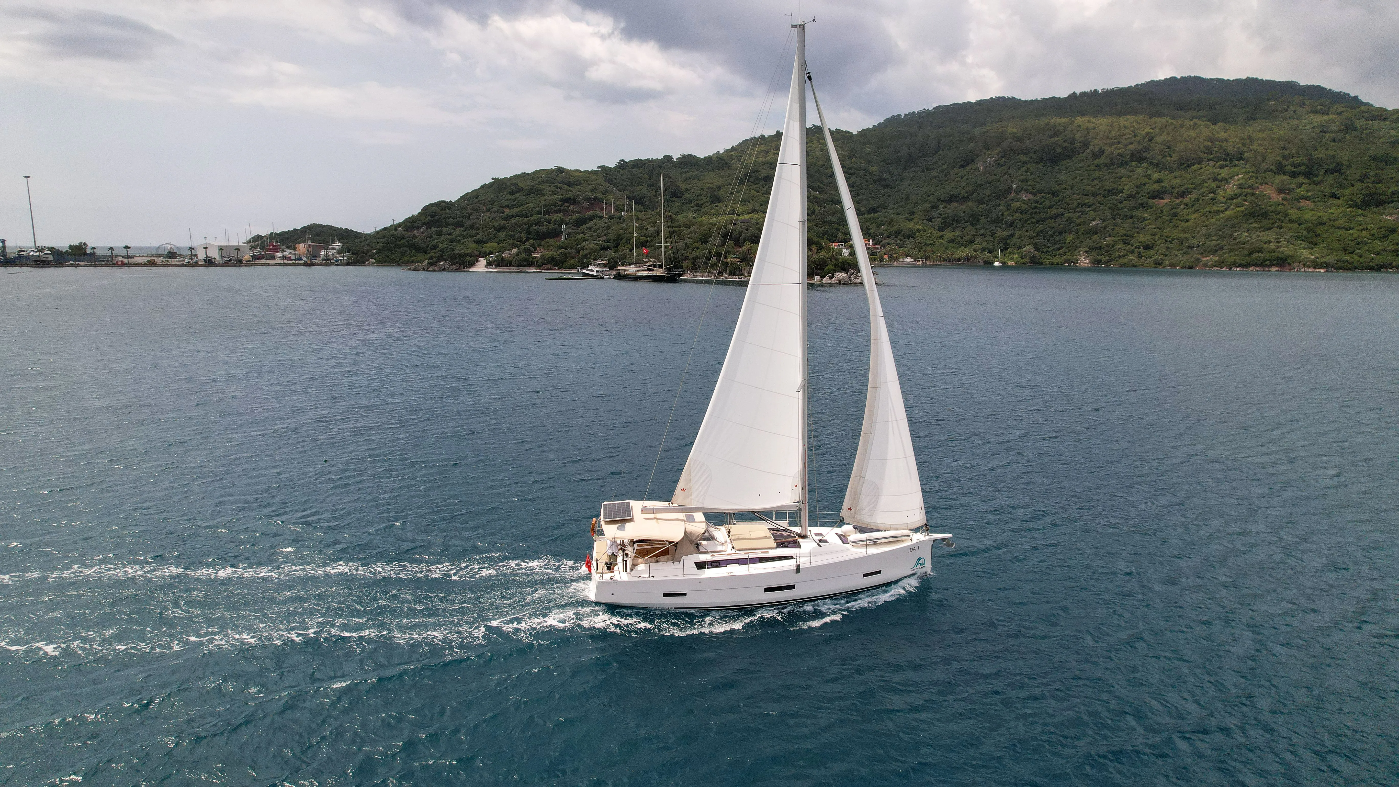 Ida 1: Stylish 4-Cabin Sailing Yacht in Marmaris - Fotoğraf 3