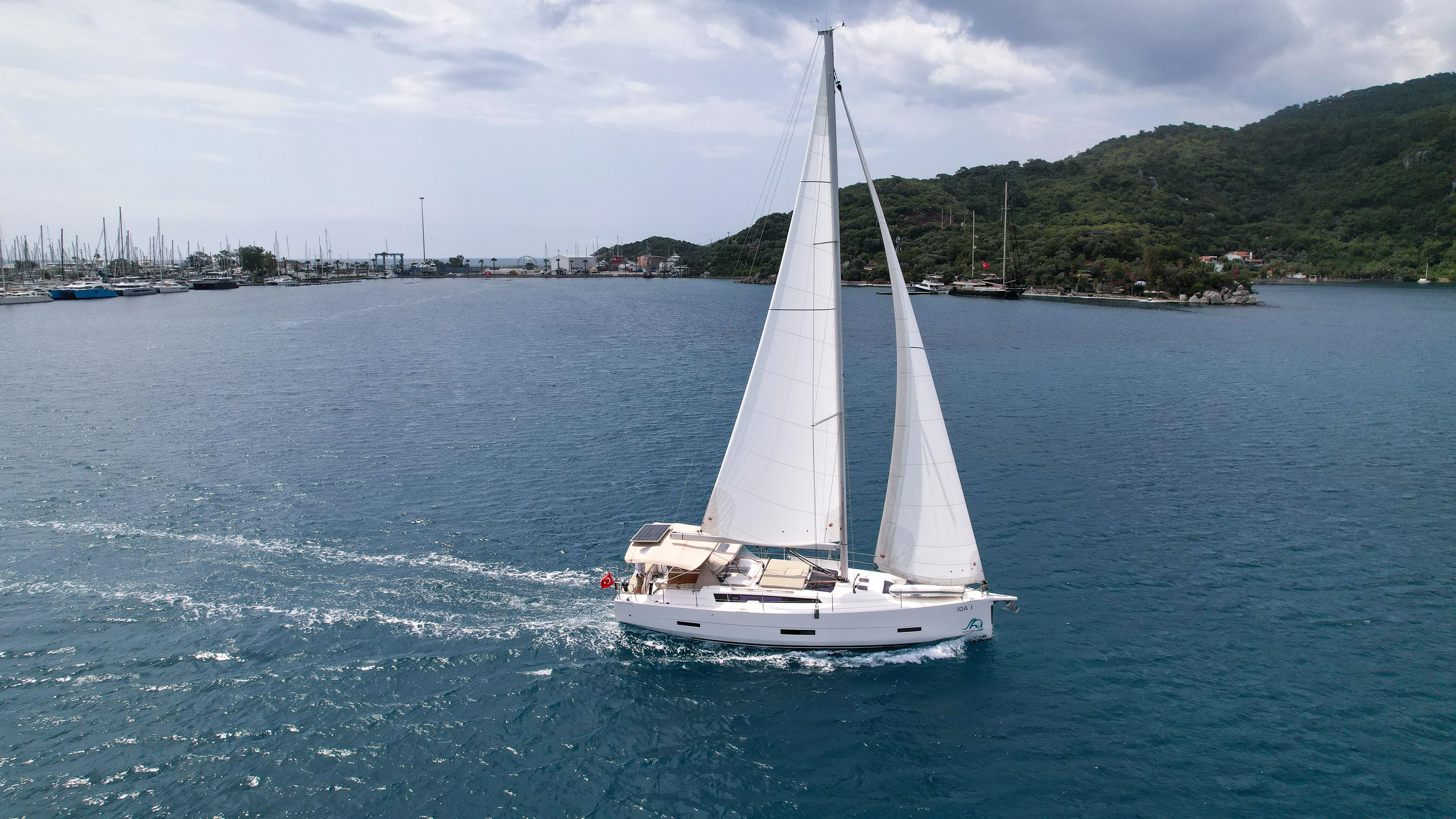 Ida 1: Stylish 4-Cabin Sailing Yacht in Marmaris - Fotoğraf 1