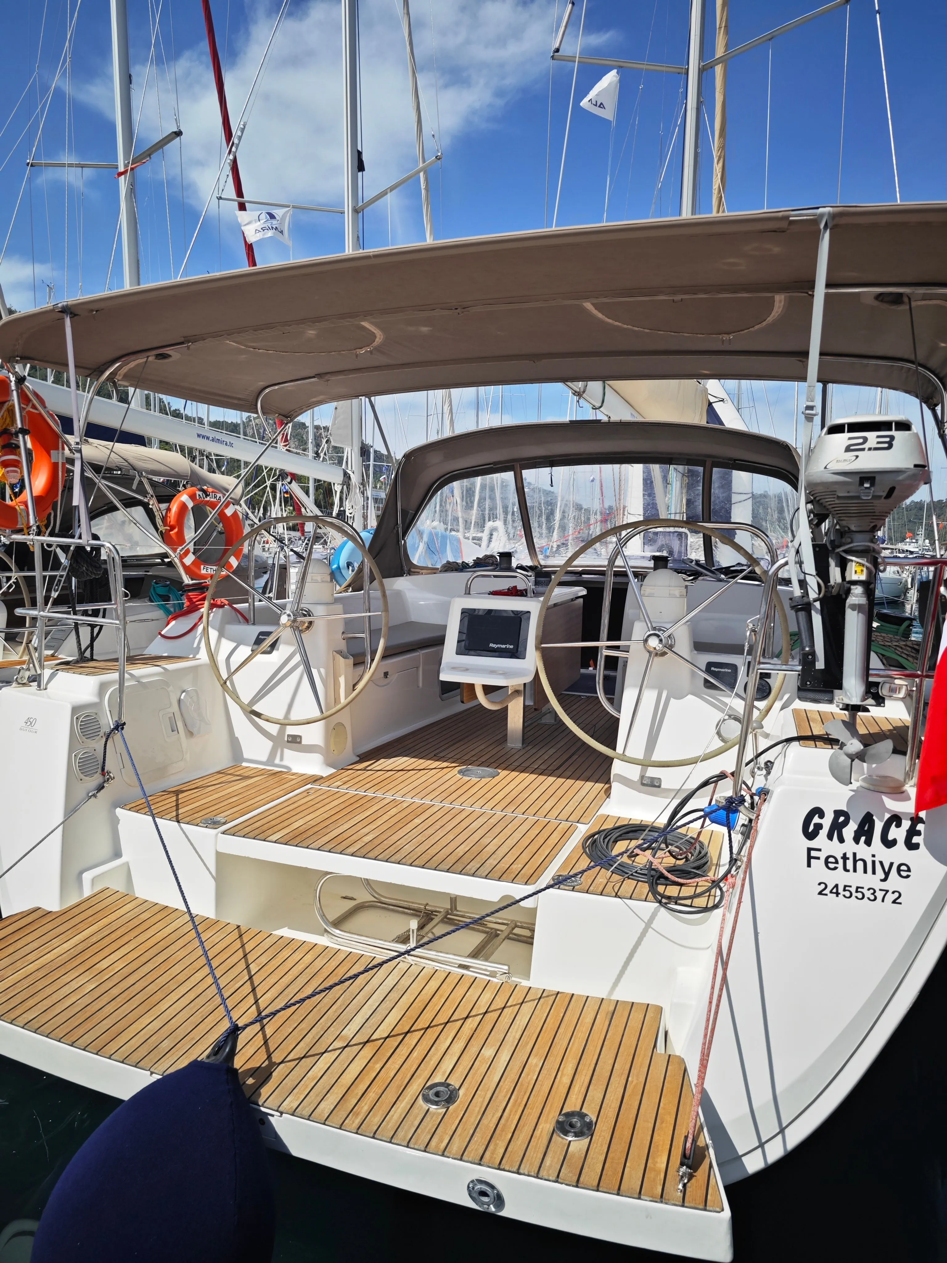 Rent a 13.5m Sailing Yacht Dufour 450 in Fethiye - Fotoğraf 1