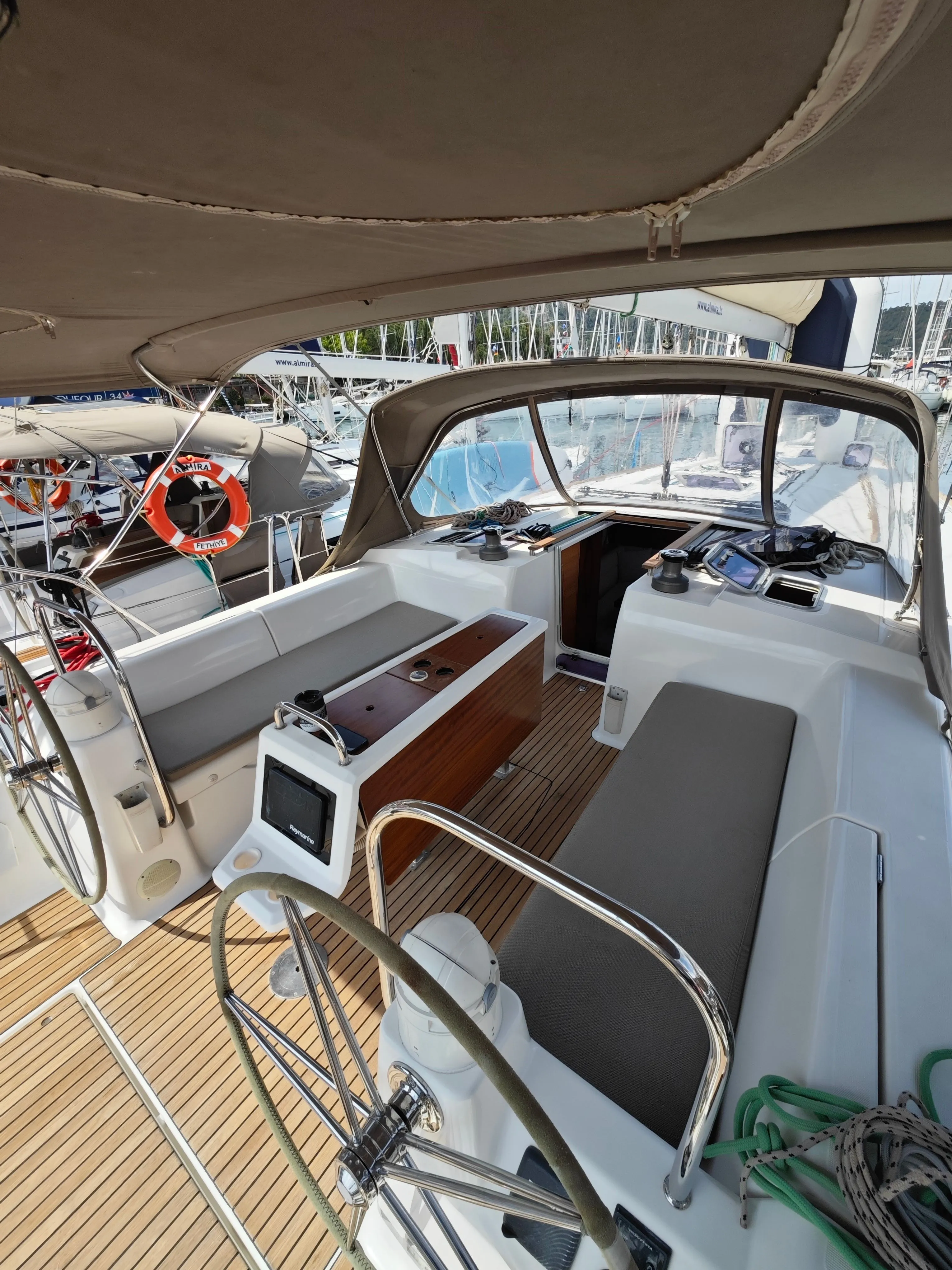Rent a 13.5m Sailing Yacht Dufour 450 in Fethiye - Fotoğraf 5