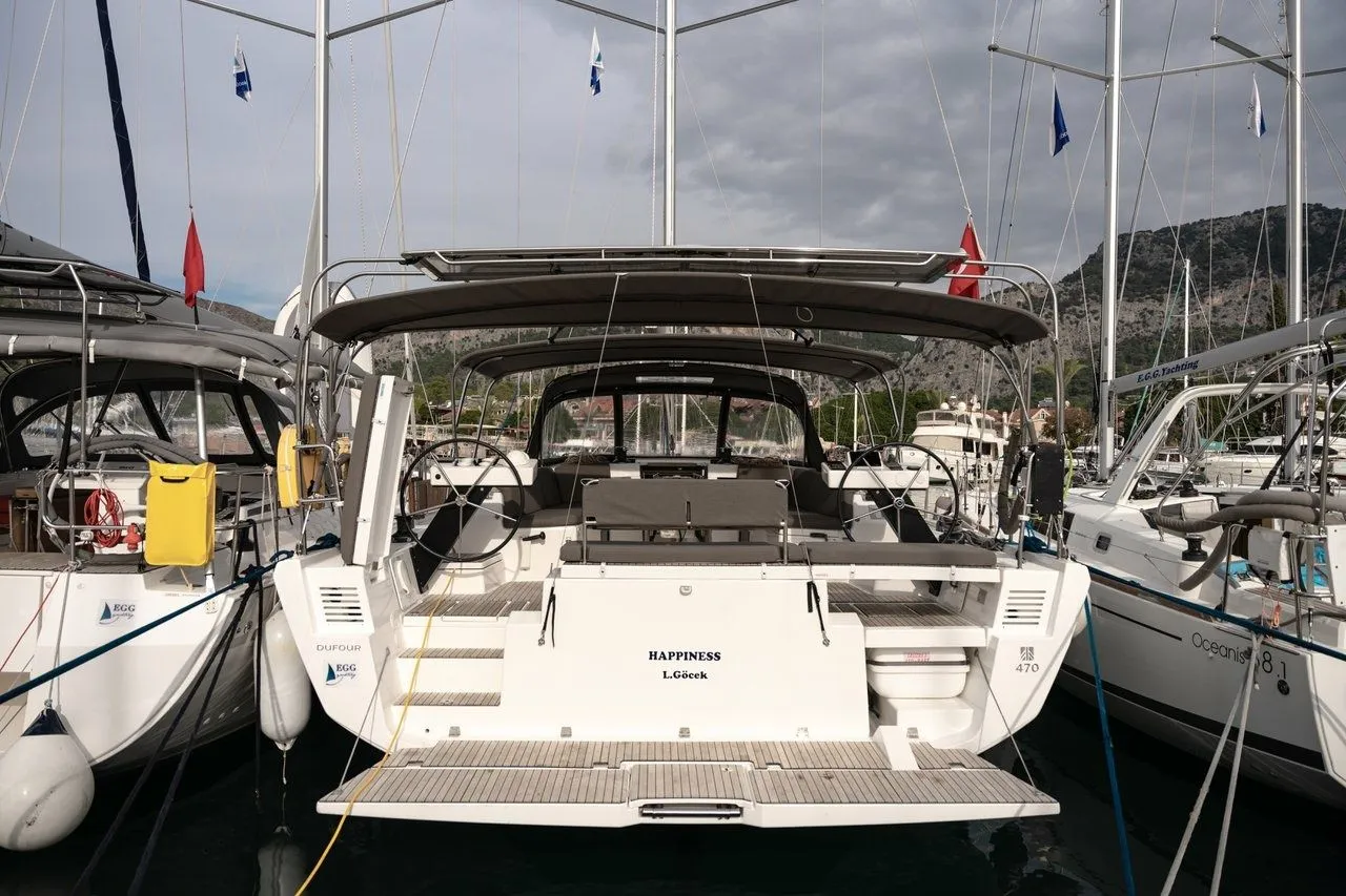 Explore Göcek on a 14.85m Rental Sailing Yacht Dufour 470 - Fotoğraf 1