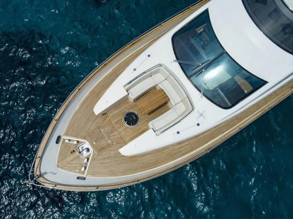 Göcek Kiralık 4 Kabinli 24m Motoryat - Fotoğraf 3