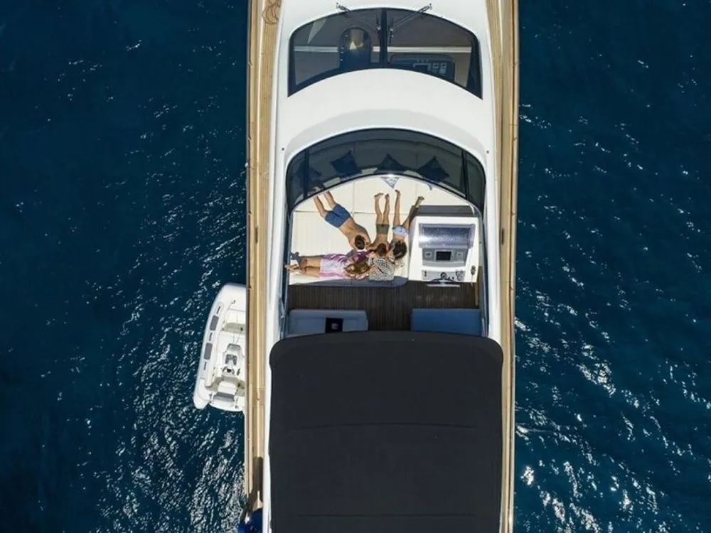 Göcek Kiralık 4 Kabinli 24m Motoryat - Fotoğraf 5